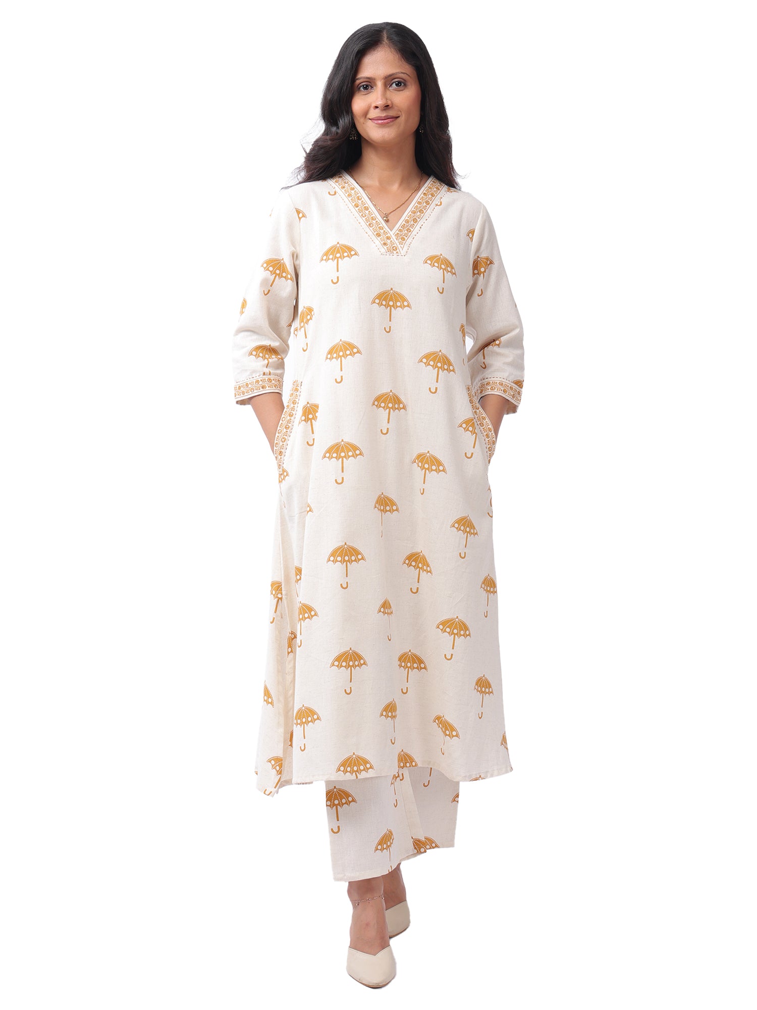 Fash'O'Holic Women's Ivory & Mustard Yellow Umbrella Print Straight Kurta Pant Set