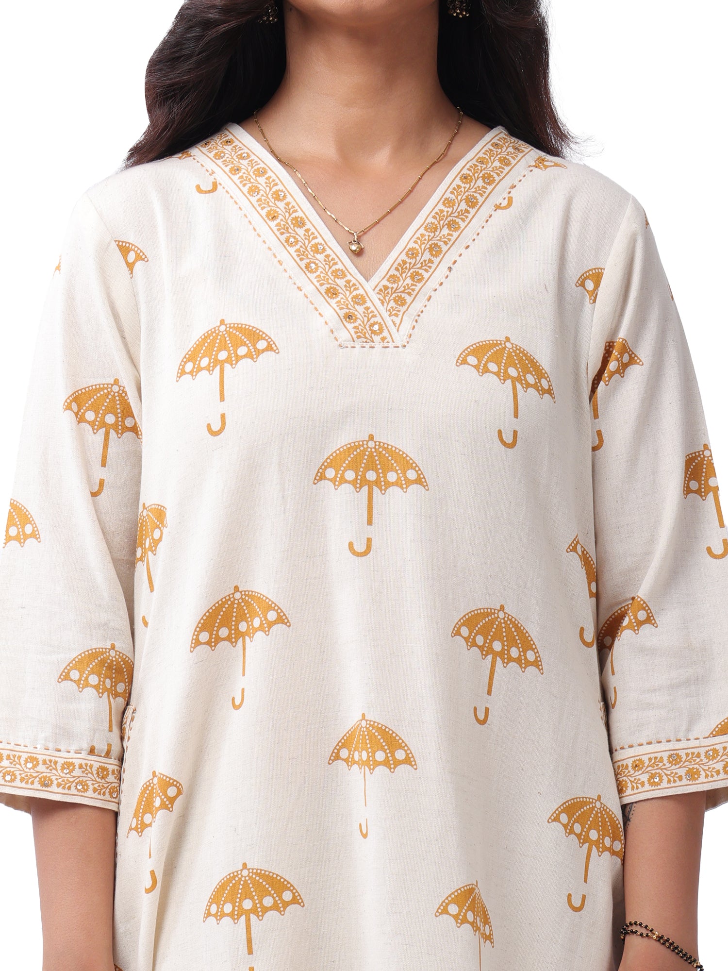 Fash'O'Holic Women's Ivory & Mustard Yellow Umbrella Print Straight Kurta Pant Set